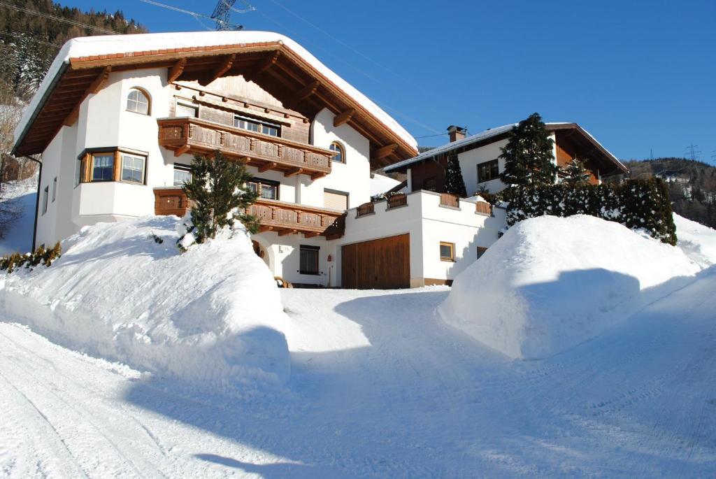 Apartment Maierhof Flirsch Buitenkant foto